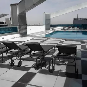 Book Me! 2 Bedroom Front Apartment