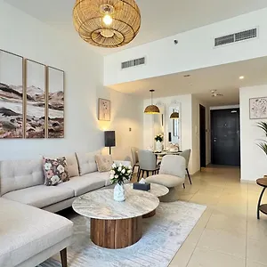 Relaxing 1br Retreat With Pool In Mangrove Al Reem Abu Dhabi
