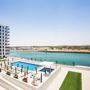Lovely Waterfront Private 2br Yas Island