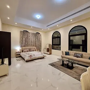 Luxurious And Elegant House 아파트 *