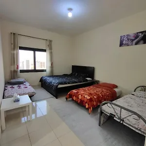 With Toilet For 6 Person Apartamento