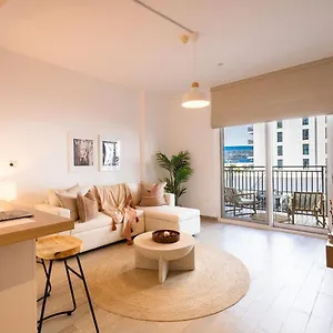 Daire Voyage's Charming 1br Waters Edge