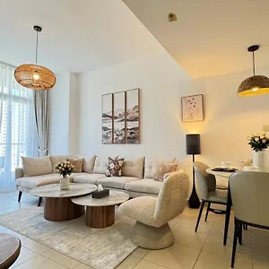 Relaxing 1br Retreat With Pool Mangrove Al Reem *