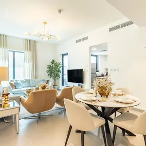 Elegant Family With Bbq In The Heart Of Yas Near Yas Circuit - Formula 1 - Ferrari World - Sea World - Warner Brothers *