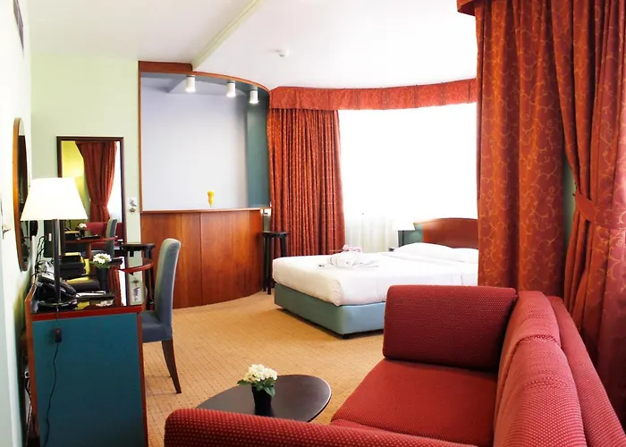 אבו דאבי Al Diar Dana Hotel תמונה