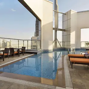 Hotel Ramada Corniche 4*