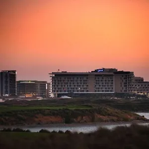 Radisson Blu Hotel. Yas Island * Abu Dhabi