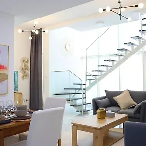 Urban Oasis Retreat Transit - 2br Duplex In Masdar Abu Dhabi