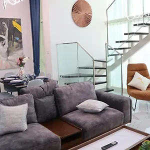 Drift Noir Bold 2Br Duplex Escape In Oasis Daire