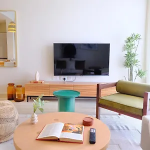 Classy 1br High Floor By Amenities & F1 Abu Dhabi