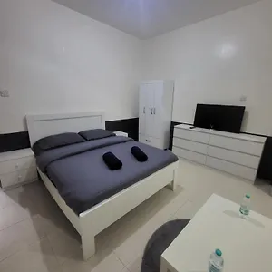 Lägenhet Vashi Full Studio