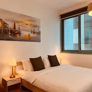 Rum i privatbostad One Guest Place Master Bedroom Near The *