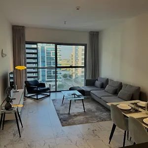 Apartment Luxury 1br Apartment, Yas Island Alzeina ,near F1 Circuit Abu Dhabi