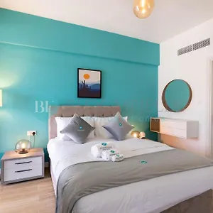 Bloomfields Iconic 2br Duplex In Raha Apartment