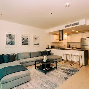 The Dockside Retreat Stunning 2br In Al Bandar