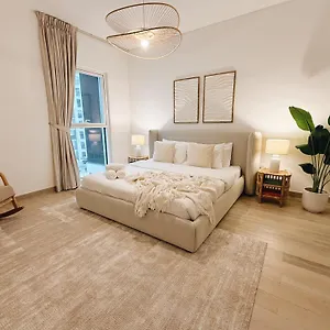2 Bedroom In Waters Edge Voyage Apartment *