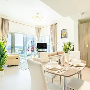 Vibrant Apartment