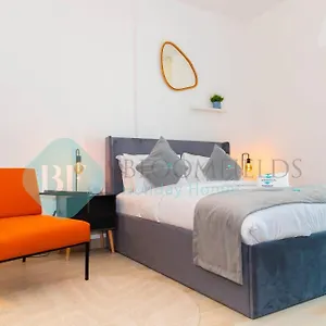 Bloomfields Modern Stu In Waters Edge Yas Island Apartment *