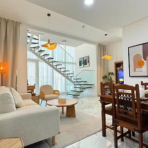Palm Grove Elegant 2br Oasis Lägenhet