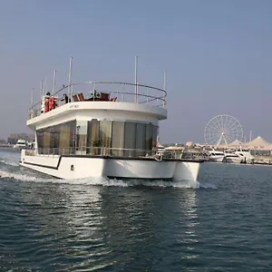 Båthotell Butinah Charters Yacht Abu Dhabi