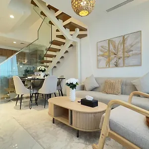 Lägenhet Rooftop Luxury 2br Haven With Jacuzzi In Masdar Abu Dhabi