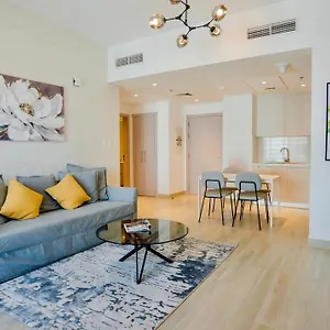 Maison Privee - Modern Yas Island Escape With Peaceful Canal Views Abu Zabi