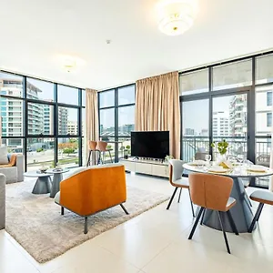 Designer's Finishing - Rooftop Pools - Modern Oasis - Family Heaven - Full Canal Views - Sunset Raha Views - 2 Min Walk From Space42 Arena Lägenhet