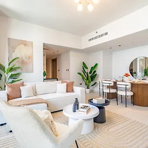Families & Groups Paradise - 3 Min Walk To Reem Park And - 10 People - Big Balcony - High Floor Daire *