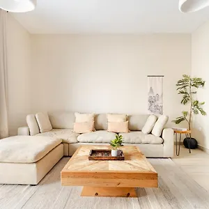 Apartment Wabisabi 2Br Stay Walk To Ferrari & Warner Bros