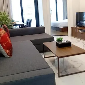 Apartment 1 Bed Junior Near Cleveland And Galleria Mall *