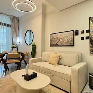 Comfortable 1br Retreat With Balcony Vista 2 Apartment