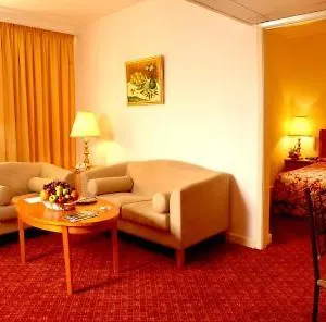Golden Tulip Dalma Plaza