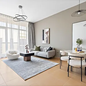 Silkhaus Elite 1bdr Next To Golf Course & Club *