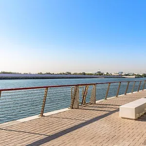 Prime Location 2Br Apartment With Pool & Dining Nearby アブダビ