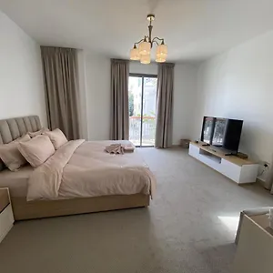 Dinar - Master Bedroom
